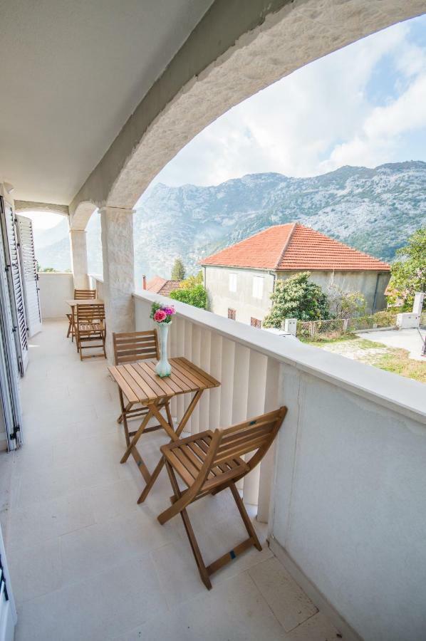 Queen Teuta Otel Risan Dış mekan fotoğraf
