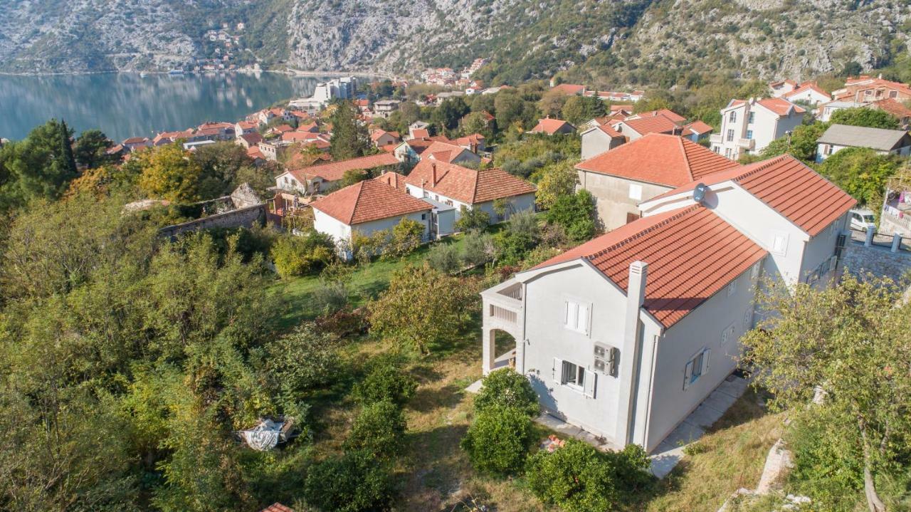 Queen Teuta Otel Risan Dış mekan fotoğraf