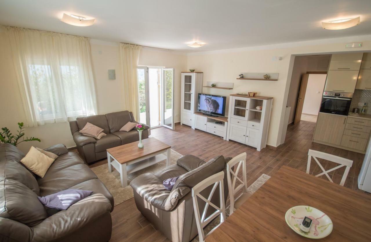 Queen Teuta Otel Risan Dış mekan fotoğraf