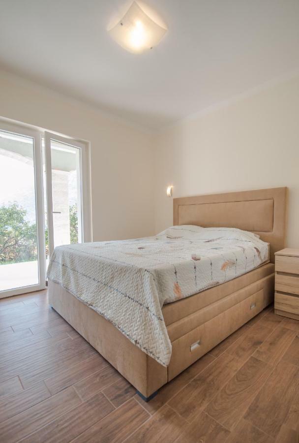 Queen Teuta Otel Risan Dış mekan fotoğraf