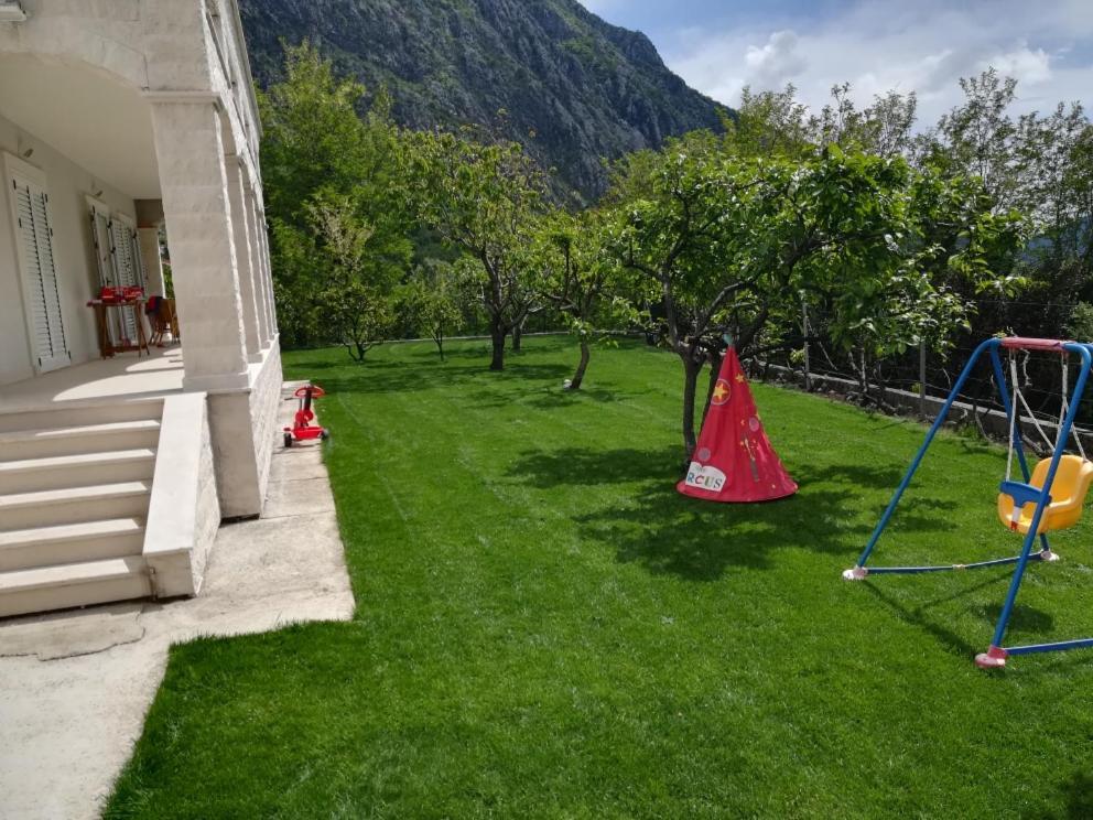 Queen Teuta Otel Risan Dış mekan fotoğraf