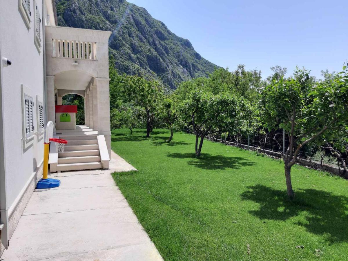 Queen Teuta Otel Risan Dış mekan fotoğraf